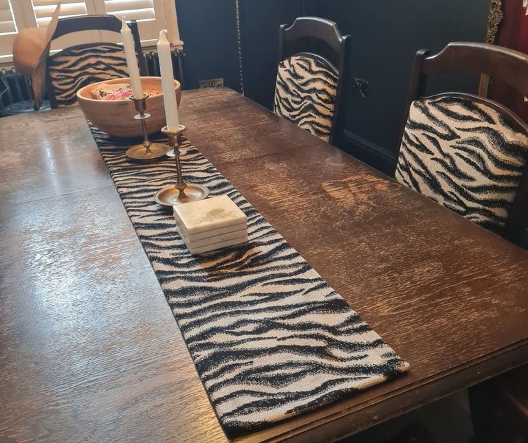 Dining room set & table runner