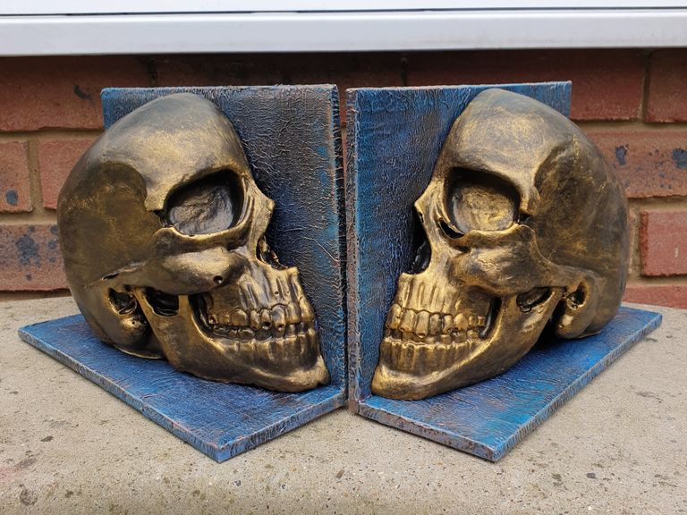 Skull Bookends